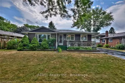 4298 Maplewood Avenue, Niagara Falls, On L2e 5t7