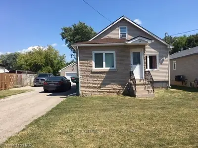 24 Crowland Avenue, Welland, On L3b 1w9
