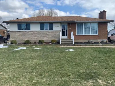 4042 Montcalm Crescent, Niagara Falls, ON L2G 6L8