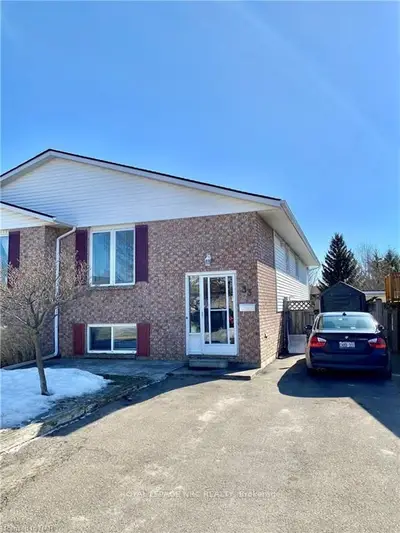 33 WOODLAND Drive, Welland, ON L3C 7C9