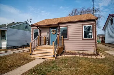 17 HOMEWOOD Avenue, St. Catharines, ON L2M 5L2