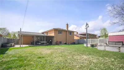 16 Glen Park Court, Welland, On L3c 6j8
