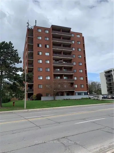 3955 PORTAGE Road 902, Niagara Falls, ON L2J 3W2