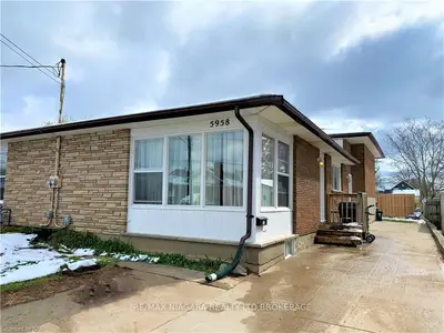 5958 Carlton Avenue, Niagara Falls, ON L2G 5J5