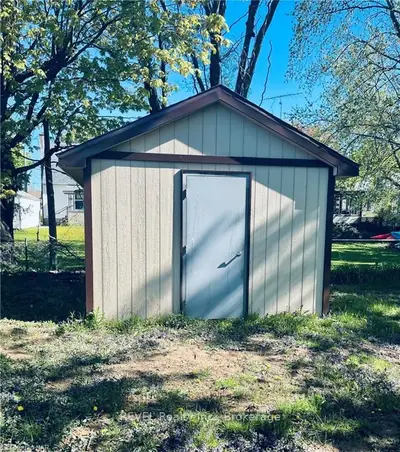 6746 Betty Avenue Upper, Niagara Falls, On L2g 5w3