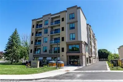 16 WOOD Street 202, St. Catharines, ON L2N 2A9