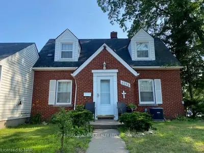 6198 Delaware Street, Niagara Falls, ON L2G 2E8