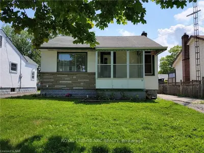 23 Achilles Avenue, Welland, On L3b 4s3