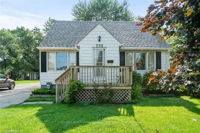 752 South Pelham Road, Welland, On L3c 3c8