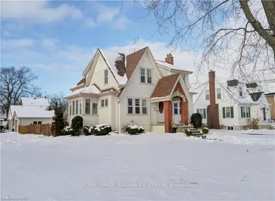 144 Clare Avenue, Port Colborne, ON L3K 5H9