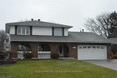 6777 Homestead Crescent N, Niagara Falls, ON L2G 2H8