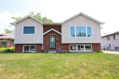 16 BARRINGTON Drive, Welland, ON L3C 5Z9