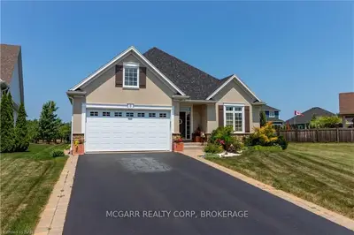 9 Mulberry Lane, Niagara-on-the-Lake, ON L0S 1J0