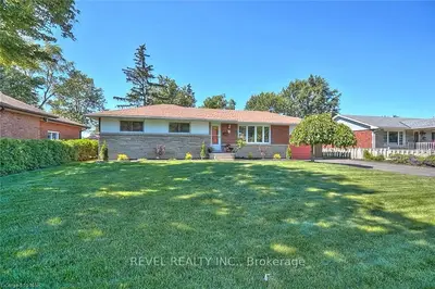12 Stanley Street, Welland, On L3b 5n1