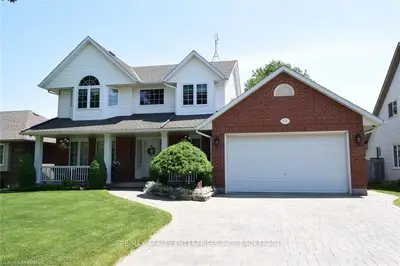 19 GRANGE Crescent, Niagara-on-the-Lake, ON L0S 1J0
