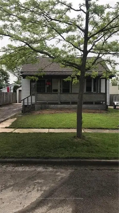 369 Hennepin Avenue, Welland, ON L3B 4T4