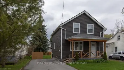 28 JOHNSTON Street, Port Colborne, ON L3K 1G6