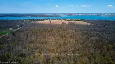 2640 Thompson Road, Fort Erie, ON L2A 5M4