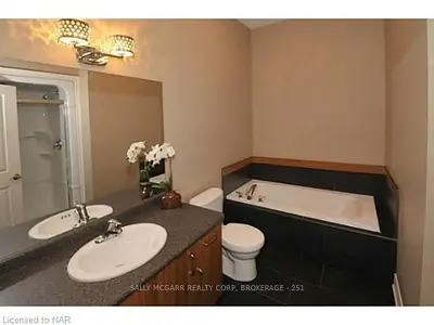 3232 MONTROSE Road 32, Niagara Falls, ON L2H 0E8