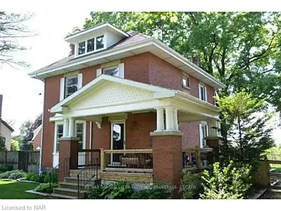 4406 Victoria Avenue, Lincoln, On L0r 2c0