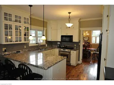 7 KARSAM Court, Niagara-on-the-Lake, ON L0S 1J0