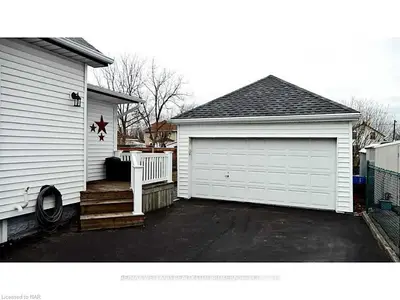61 WALLACE Street, Port Colborne, ON L3K 3X5