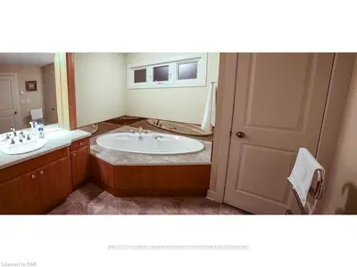 11 Wood Dale Drive, St. Catharines, On L2t 1y9