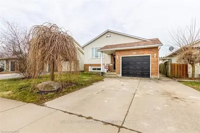 37 Eastwood Drive, Welland, ON L3C 6W3