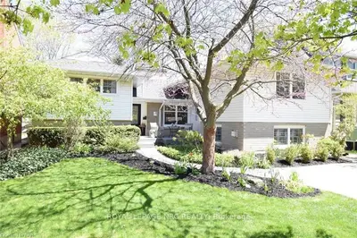 117 1/2 Glenwood Avenue, St. Catharines, ON L2R 4C8