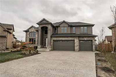 6122 MILDRED Court, Niagara Falls, ON L2H 0B2