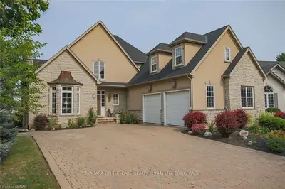 11 HARMONY Drive, Niagara-on-the-Lake, ON L0S 1J0