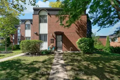 6453 COLBORNE Street 30, Niagara Falls, ON L2J 1E7