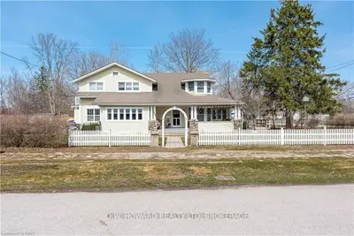 694 EDGEMERE Road, Fort Erie, ON L2A 1A3