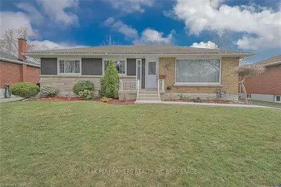 52 BARRON Street, Welland, ON L3C 2K5