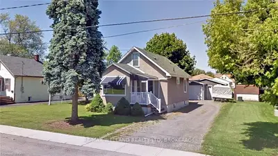 896 STEELE Street, Port Colborne, ON L3K 4Z6