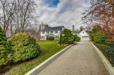 84 QUEENSTON Street, Niagara-on-the-Lake, ON L0S 1L0