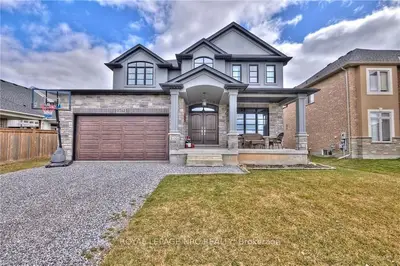 5752 Ironwood Street, Niagara Falls, ON L2H 0G4