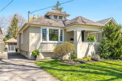 11 JUNKIN Street, St. Catharines, ON L2R 1N4