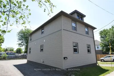 617 ELM Street, Port Colborne, ON L3K 4P7