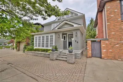 26 SALINA Street, St. Catharines, ON L2R 3K3