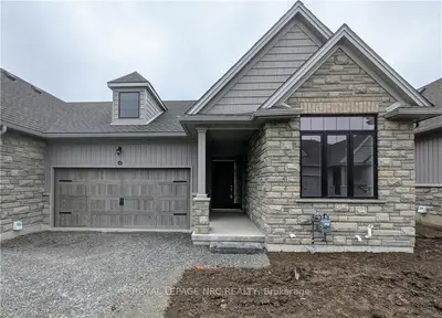 31 BORDEN Trail, Welland, ON L3B 5X1