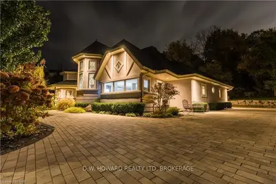 8 DAVID LOWREY Court, Niagara-on-the-Lake, ON L0S 1J1