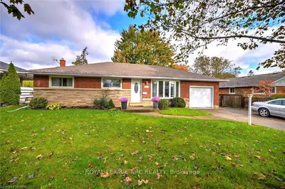 35 GLENDALE Avenue, Welland, ON L3C 4Z1