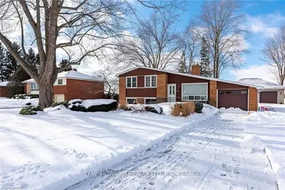 15 THORNCREST Road, Port Colborne, ON L3K 5C5