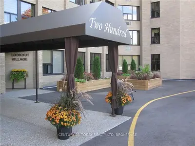200 HWY #20 WEST 306B, Pelham, ON L0S 1M0