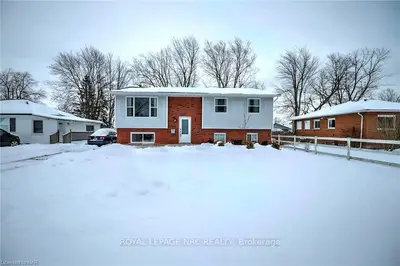 676 FAIRVIEW Road, Fort Erie, ON L2A 4T1