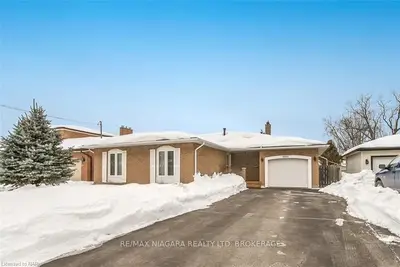 6339 STAMFORD GREEN Drive, Niagara Falls, ON L2J 1T5