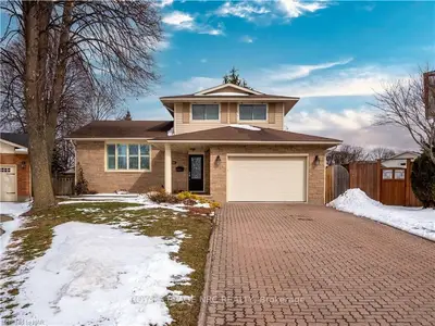 28 PIONEER Court, St. Catharines, ON L2N 7B6