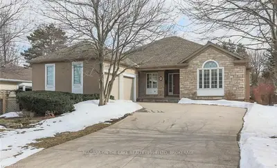 30 PARK Court, Niagara-on-the-Lake, ON L0S 1J0