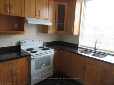 58 JARVIS Street 202, Fort Erie, ON L2A 2S4